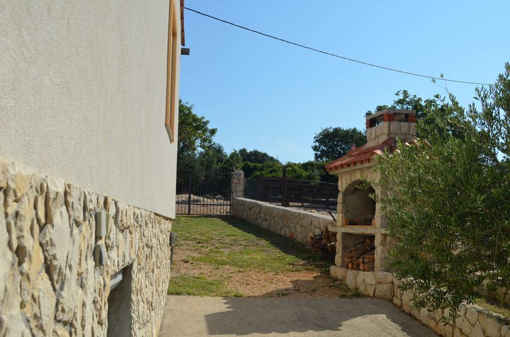 Apartments Krusvina Лун Екстер'єр фото