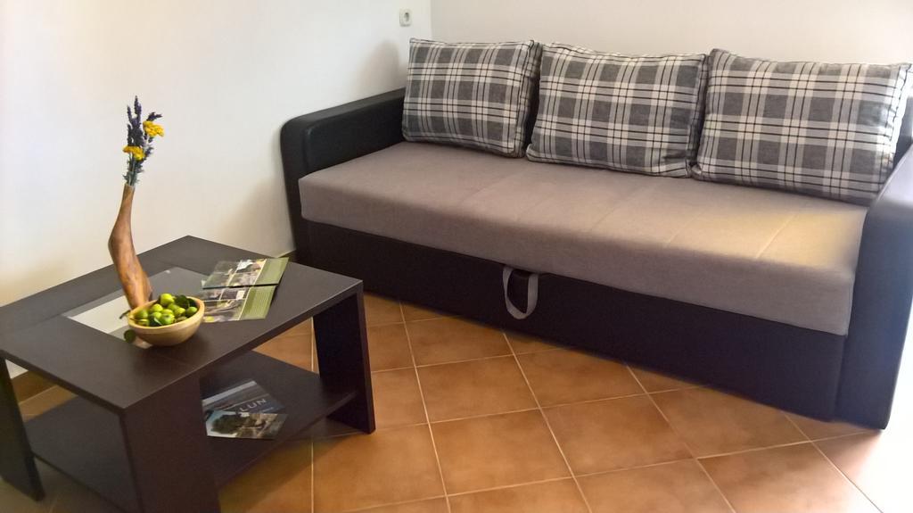 Apartments Krusvina Лун Екстер'єр фото