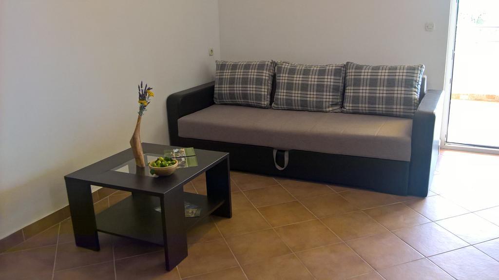 Apartments Krusvina Лун Екстер'єр фото