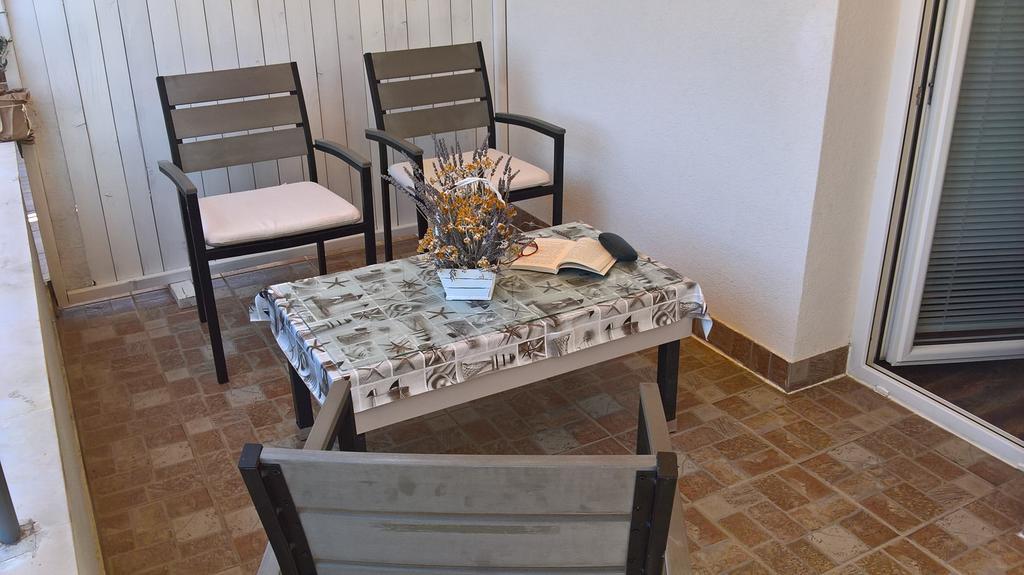 Apartments Krusvina Лун Екстер'єр фото